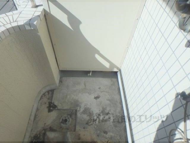 洗濯機置場　窓