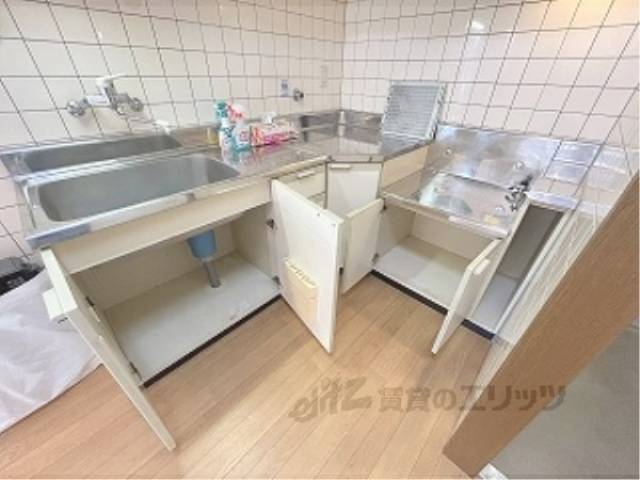 キッチン　キッチン下部収納