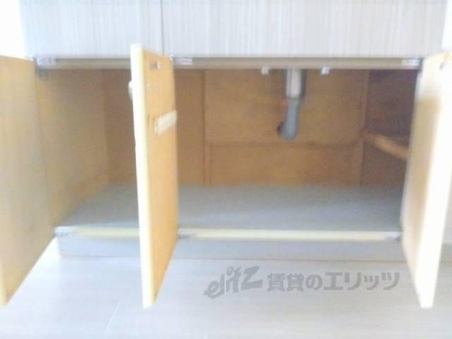 キッチン　収納下部
