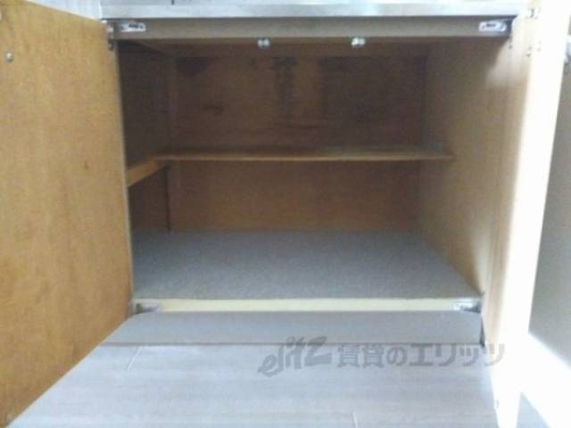 キッチン　収納下部