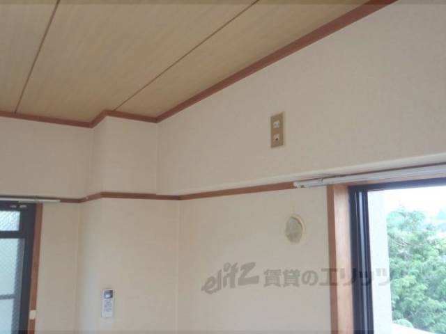 和室　エアコン設置箇所
