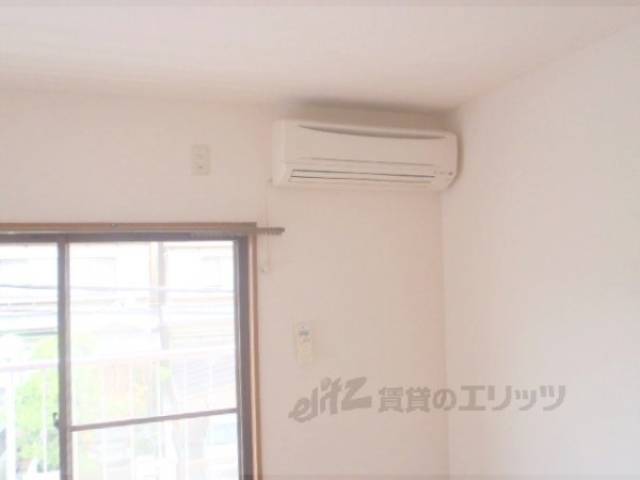 洋室　エアコン