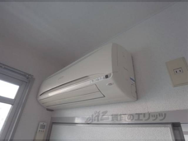 洋室　エアコン　各洋室に一台付いています。