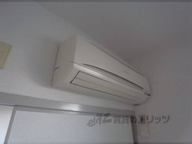 洋室　エアｌコン2