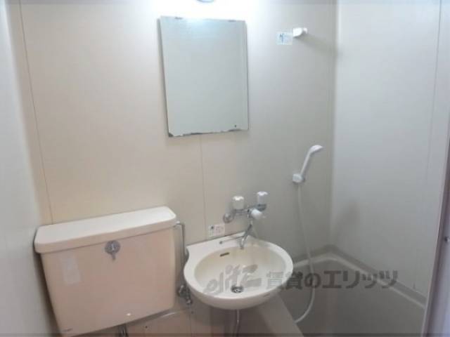 洗面所　鏡、洗面台