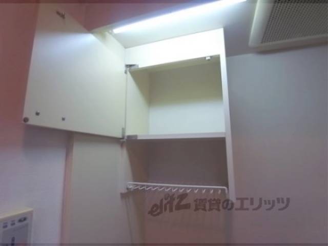 キッチン　収納棚