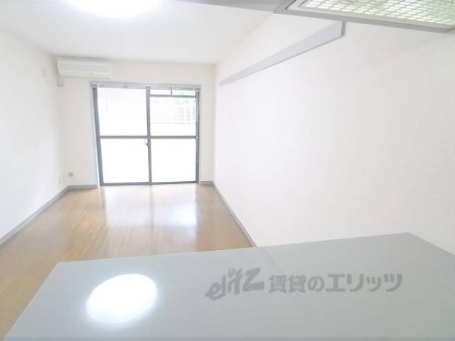 洋室　9.7帖の広さです