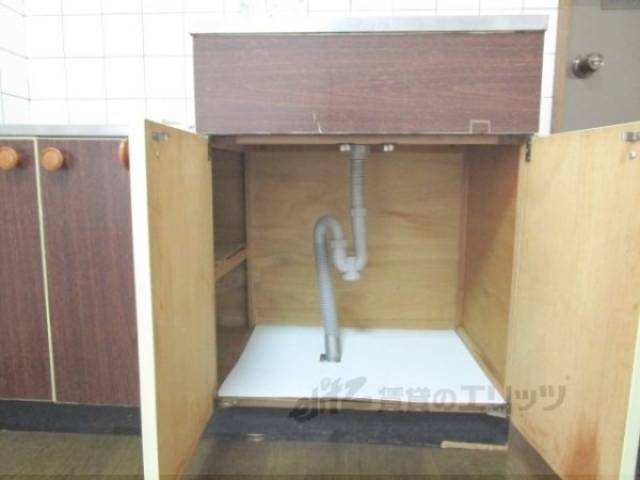 収納　キッチン下
