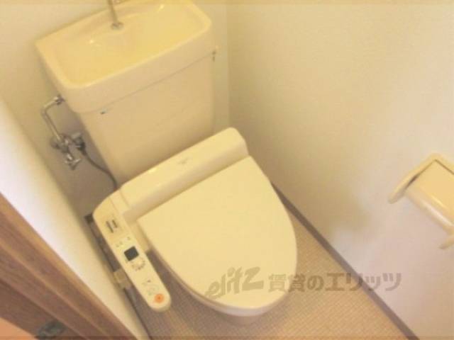 トイレ　ウォシュレット付き