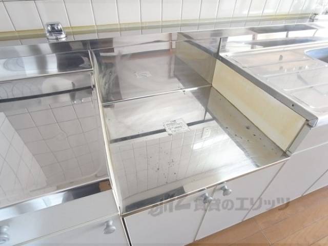 キッチン　コンロ置き場