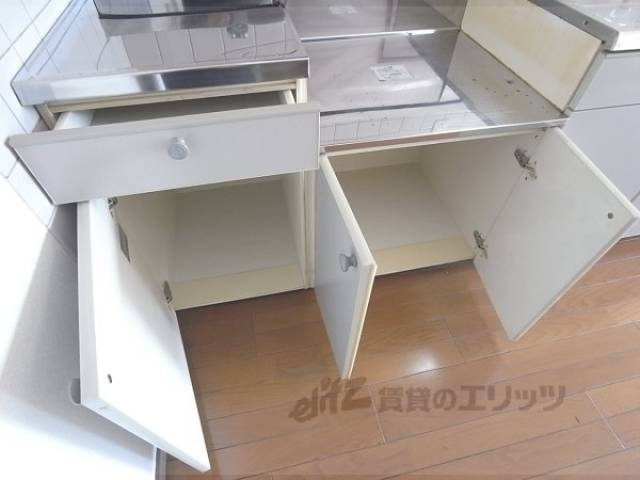 キッチン　下部収納