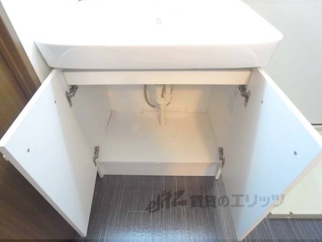 洗面所　下部収納