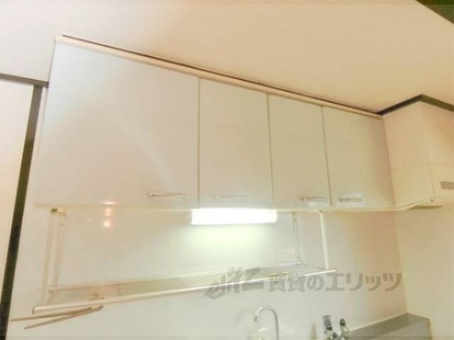 キッチン　上部収納