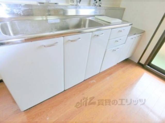 キッチン　下部収納