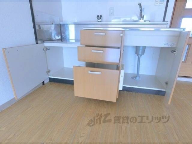 キッチン　下部収納