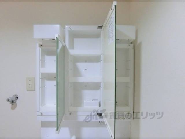 洗面所　上部収納