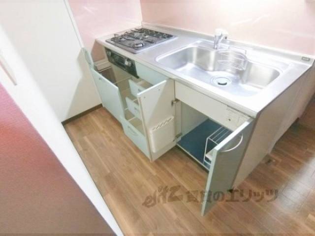 キッチン　下部収納