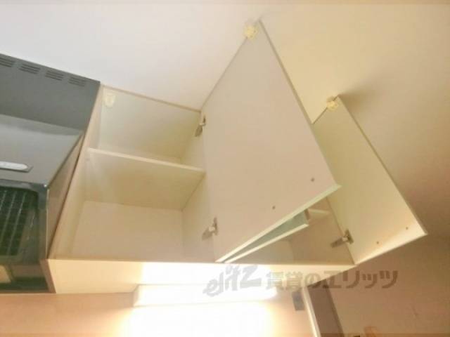 キッチン　上部収納