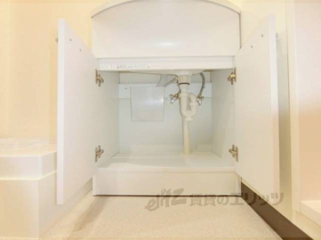 洗面所　下部収納