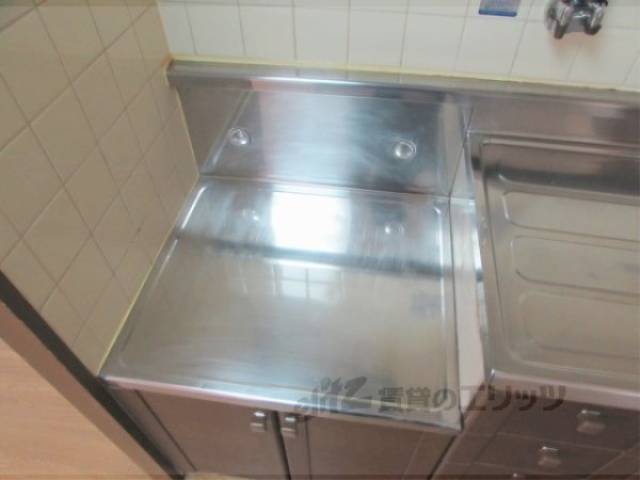 キッチン　コンロ置き場