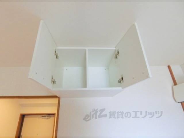 キッチン　上部収納