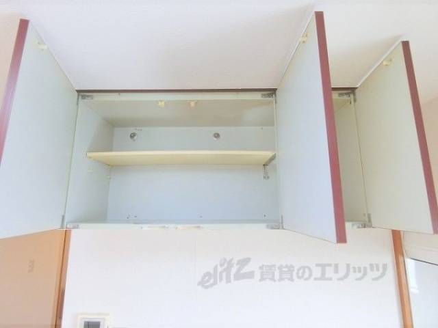 キッチン　上部収納