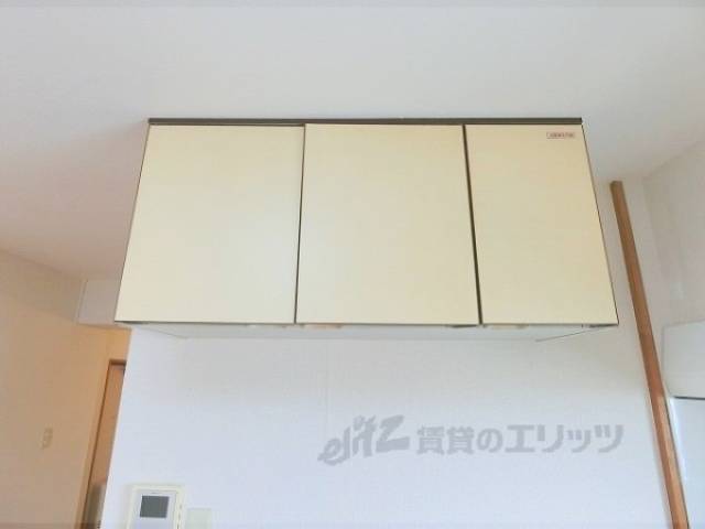 キッチン　上部収納
