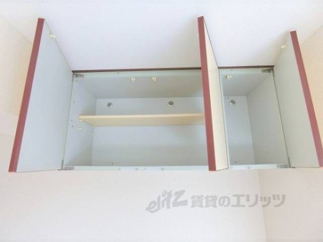居室　上部収納