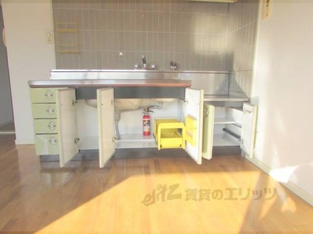 キッチン　キッチン下部収納