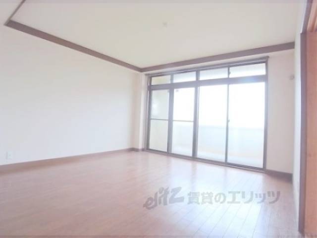 リビング　こちらも明るいお部屋です。