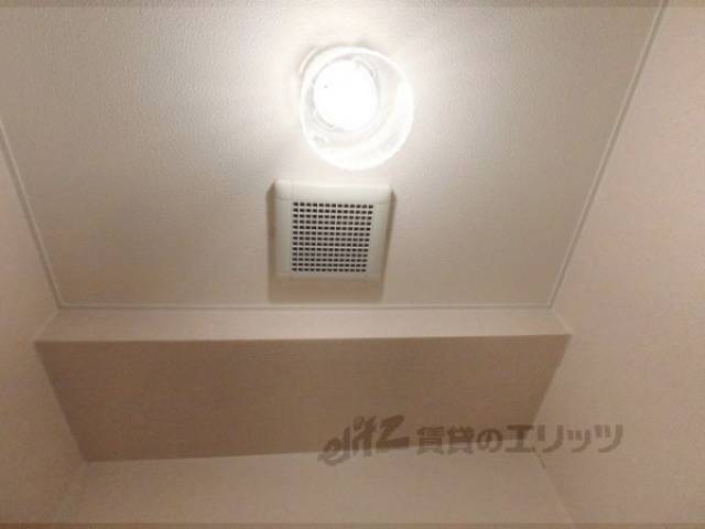 トイレ　換気扇