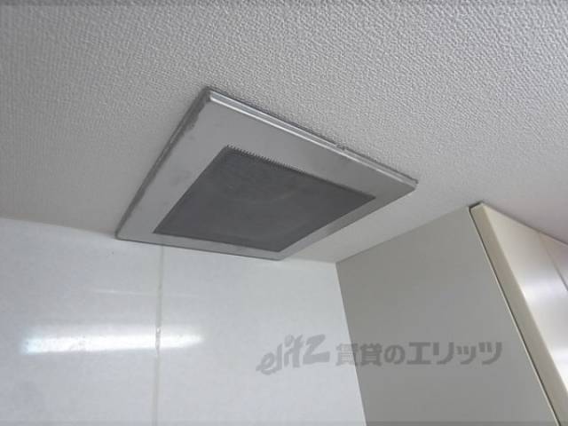 キッチン上部換気扇