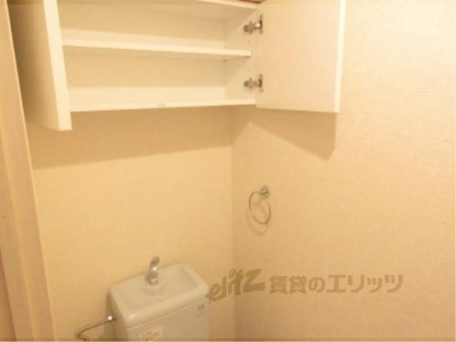 トイレ　上部収納