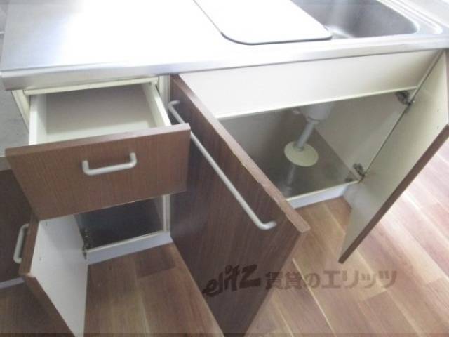 キッチン　収納下