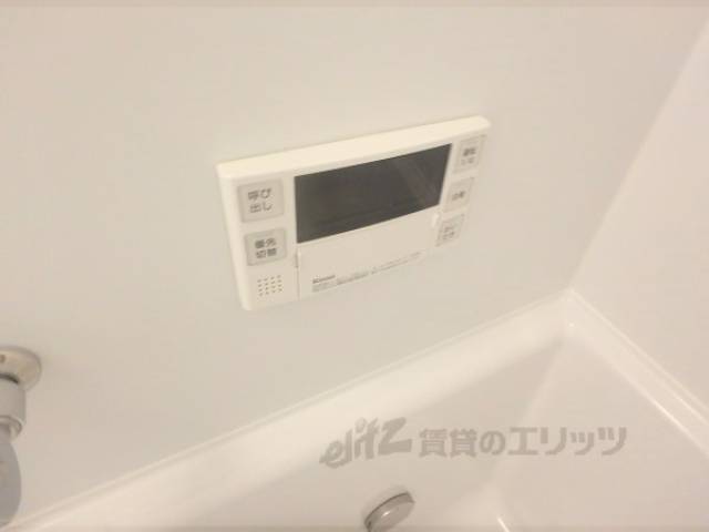 洋室　湯沸かし機　お風呂の中にあります