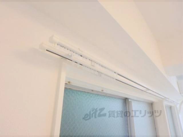 カーテンレール