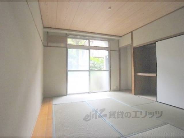 和室　板張りもあり広さを感じる和室です