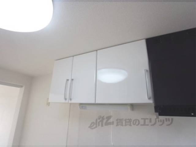 キッチン　上部収納