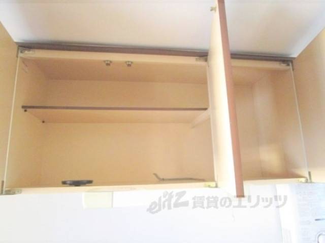 収納　上部収納