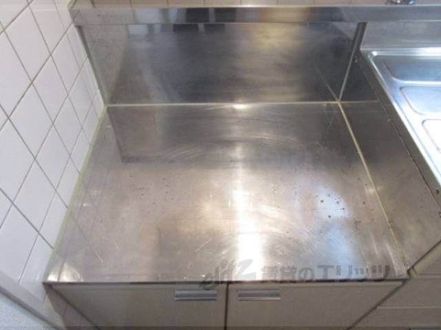 キッチン　コンロ置き場