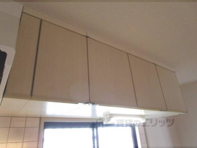 キッチン　キッチン上部収納