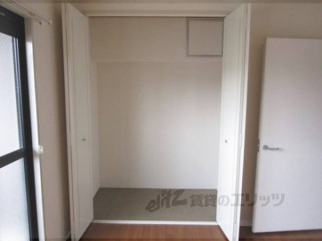 収納　洋室収納