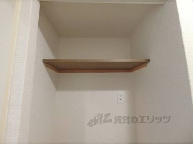 冷蔵庫置場　収納