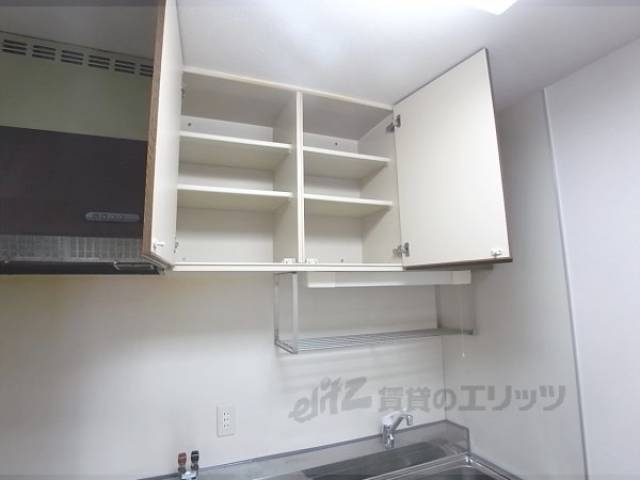 キッチン　上部収納