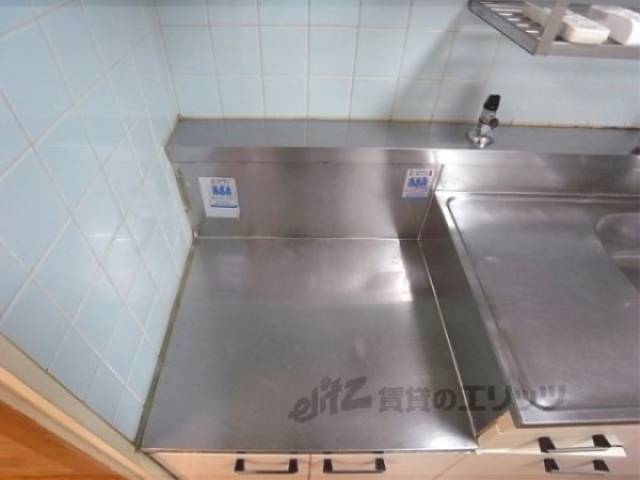 キッチン　コンロ置き場