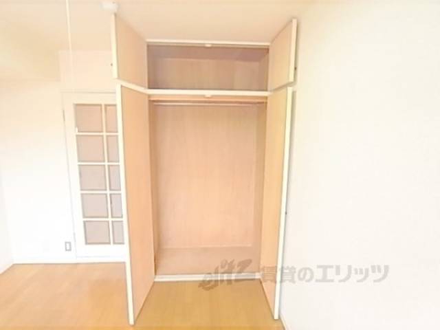 収納　洋室：収納