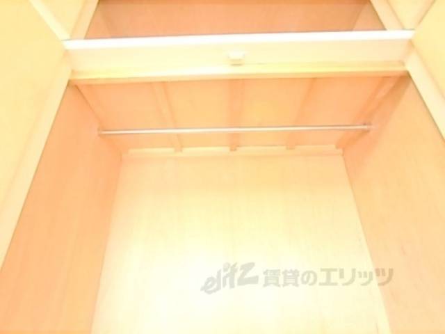 収納　洋室：収納