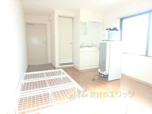 洋室　角部屋で２面採光が取れます