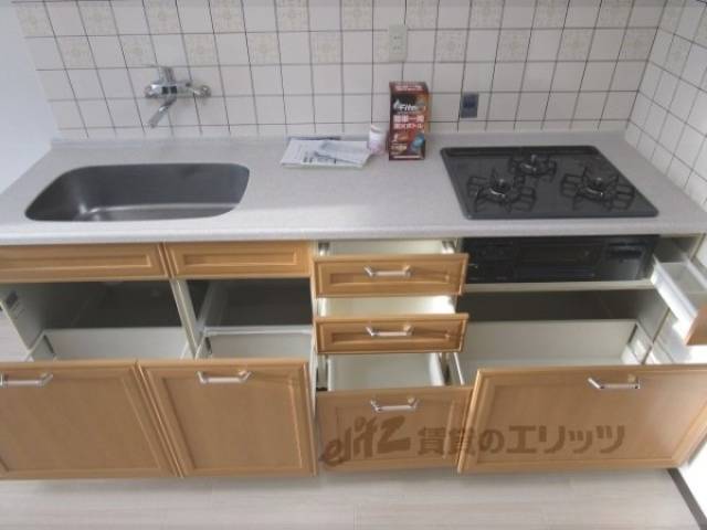 キッチン　キッチン下収納