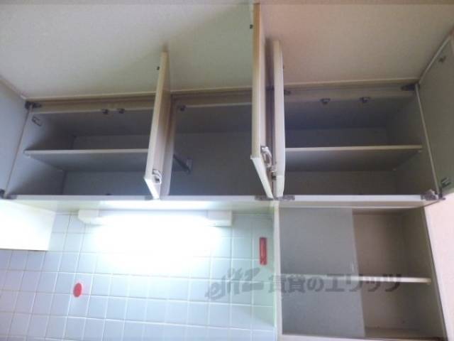 キッチン　収納上